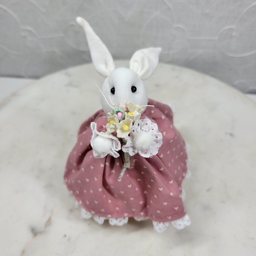 Vintage Easter Bunny Basket Figurine Pink Dress Bouquet Handmade Handgeschnitzt